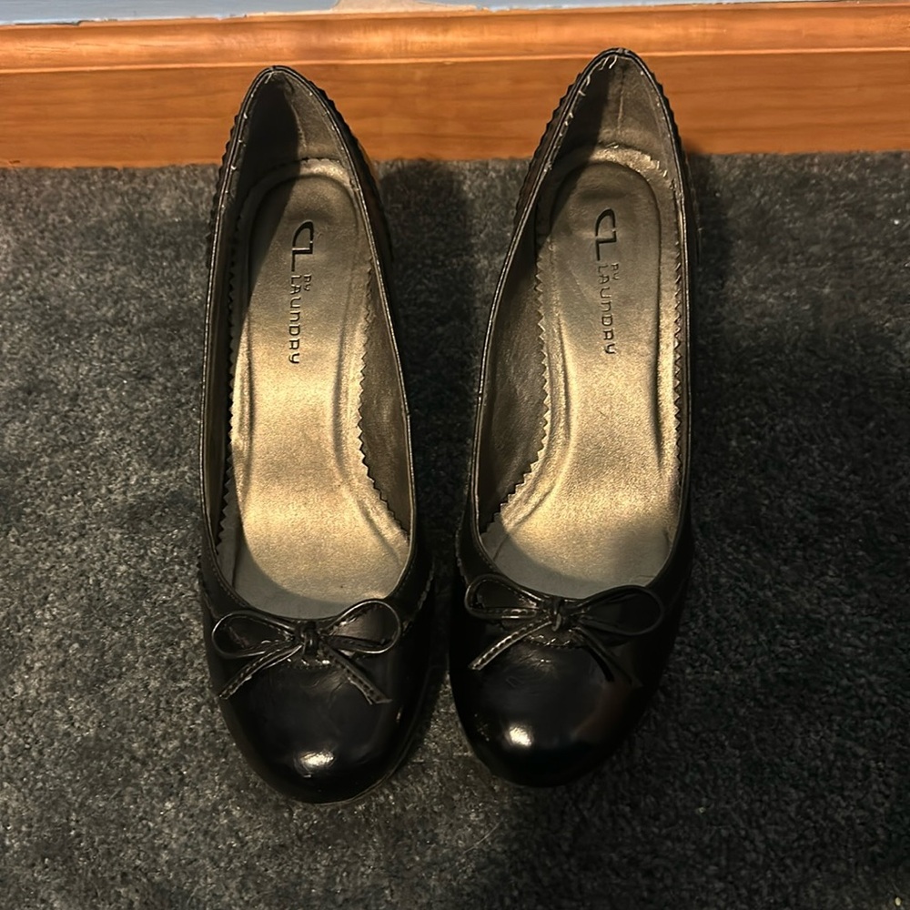 Black dress shoes